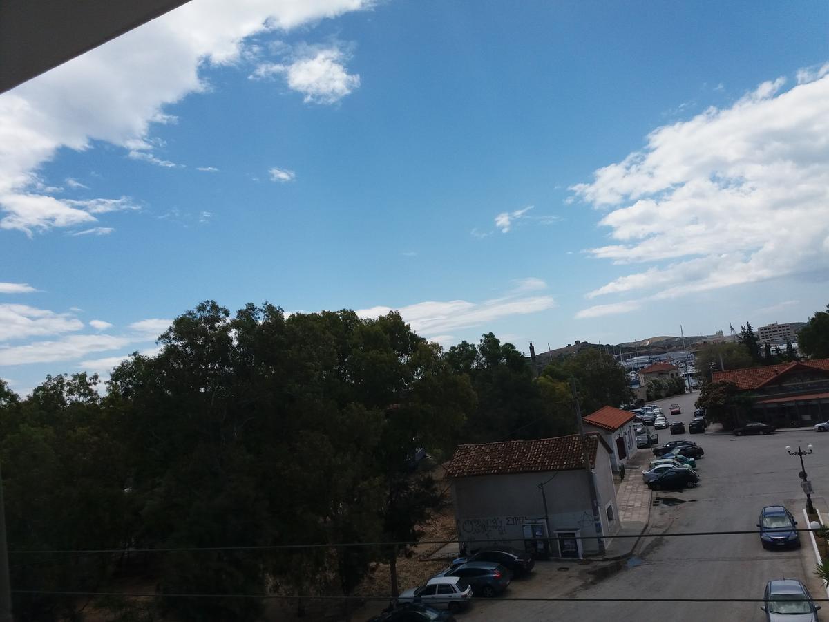 Nikolakakis מלון Lávrion
