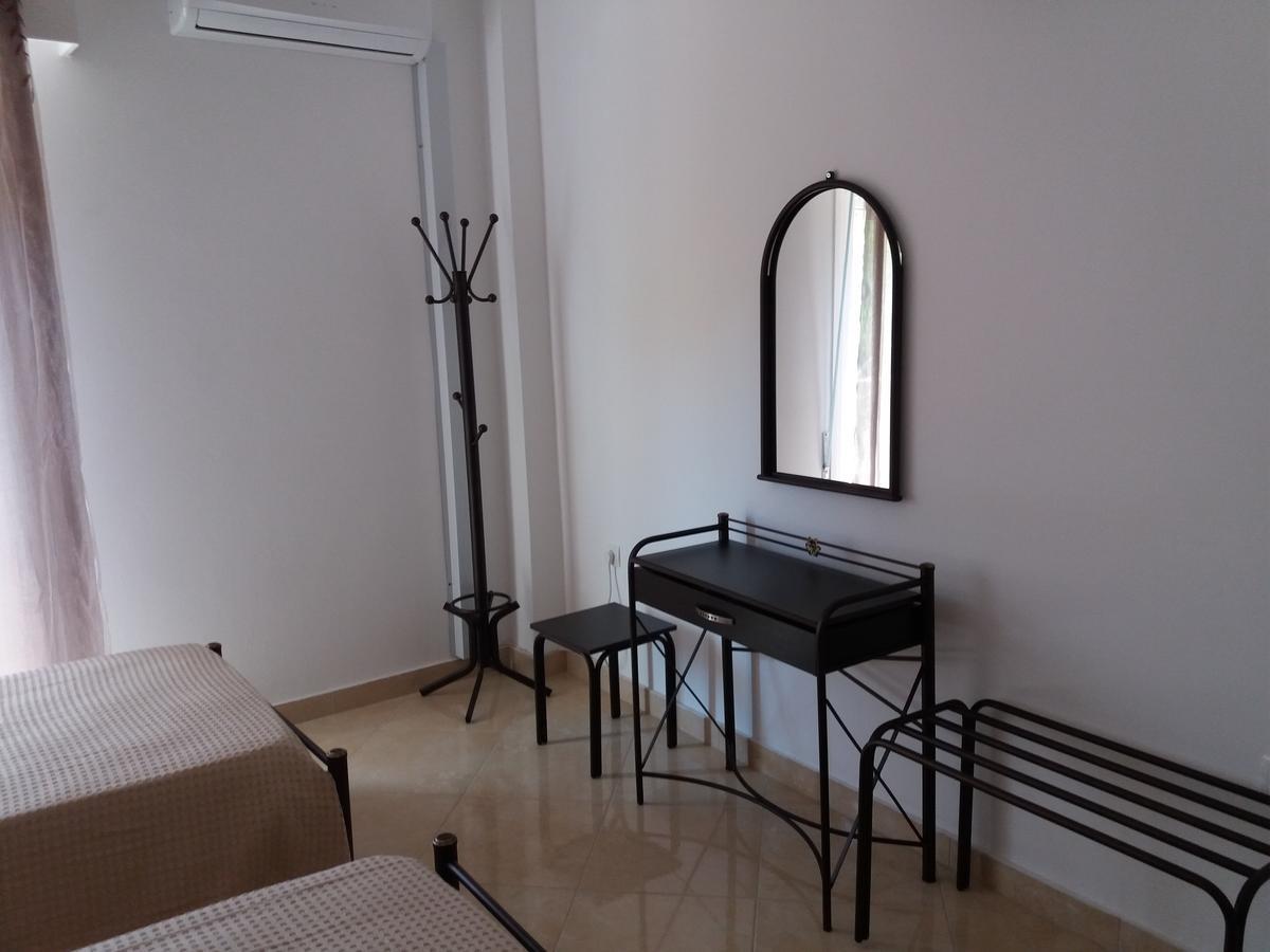 Nikolakakis 3*